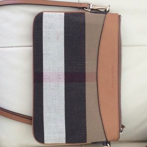 Burberry purse